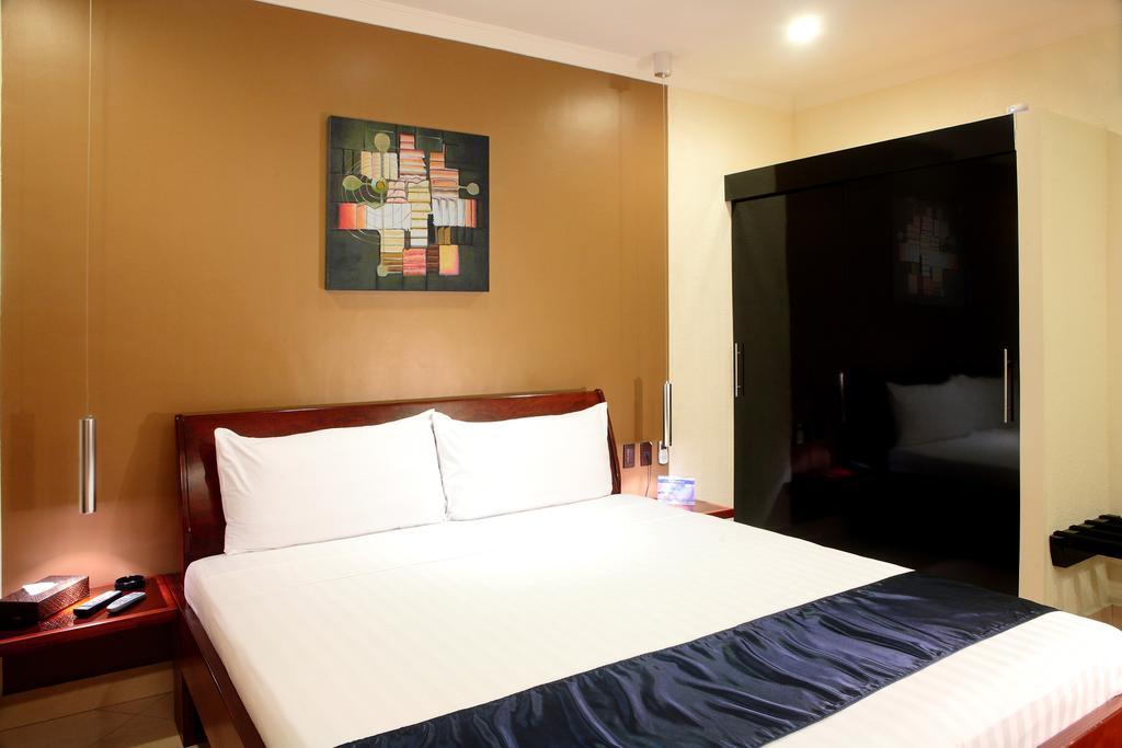 Queens Hotel Angeles City Pokój zdjęcie
