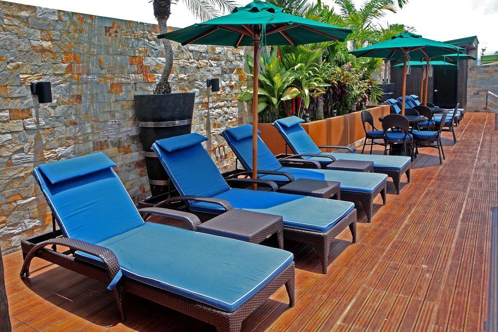 Queens Hotel Angeles City Zewnętrze zdjęcie