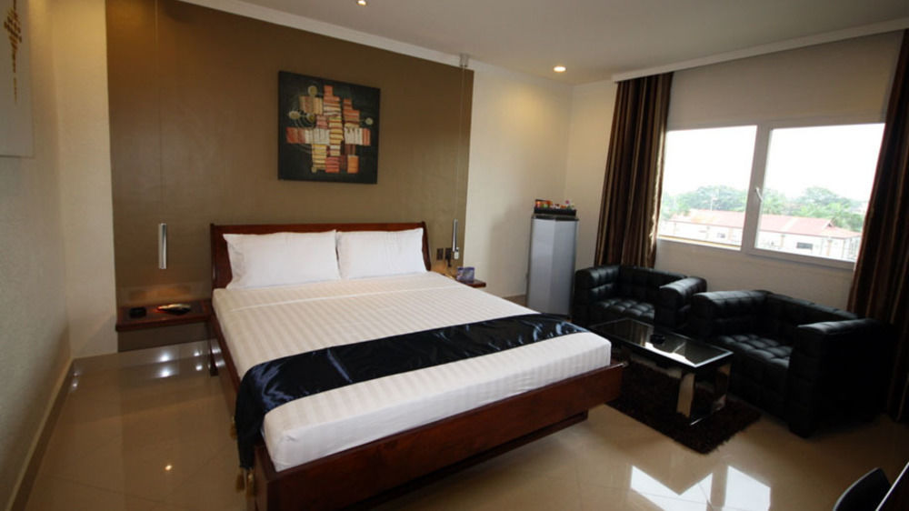 Queens Hotel Angeles City Zewnętrze zdjęcie