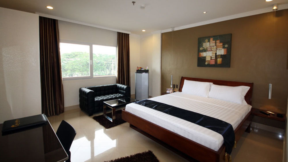 Queens Hotel Angeles City Zewnętrze zdjęcie